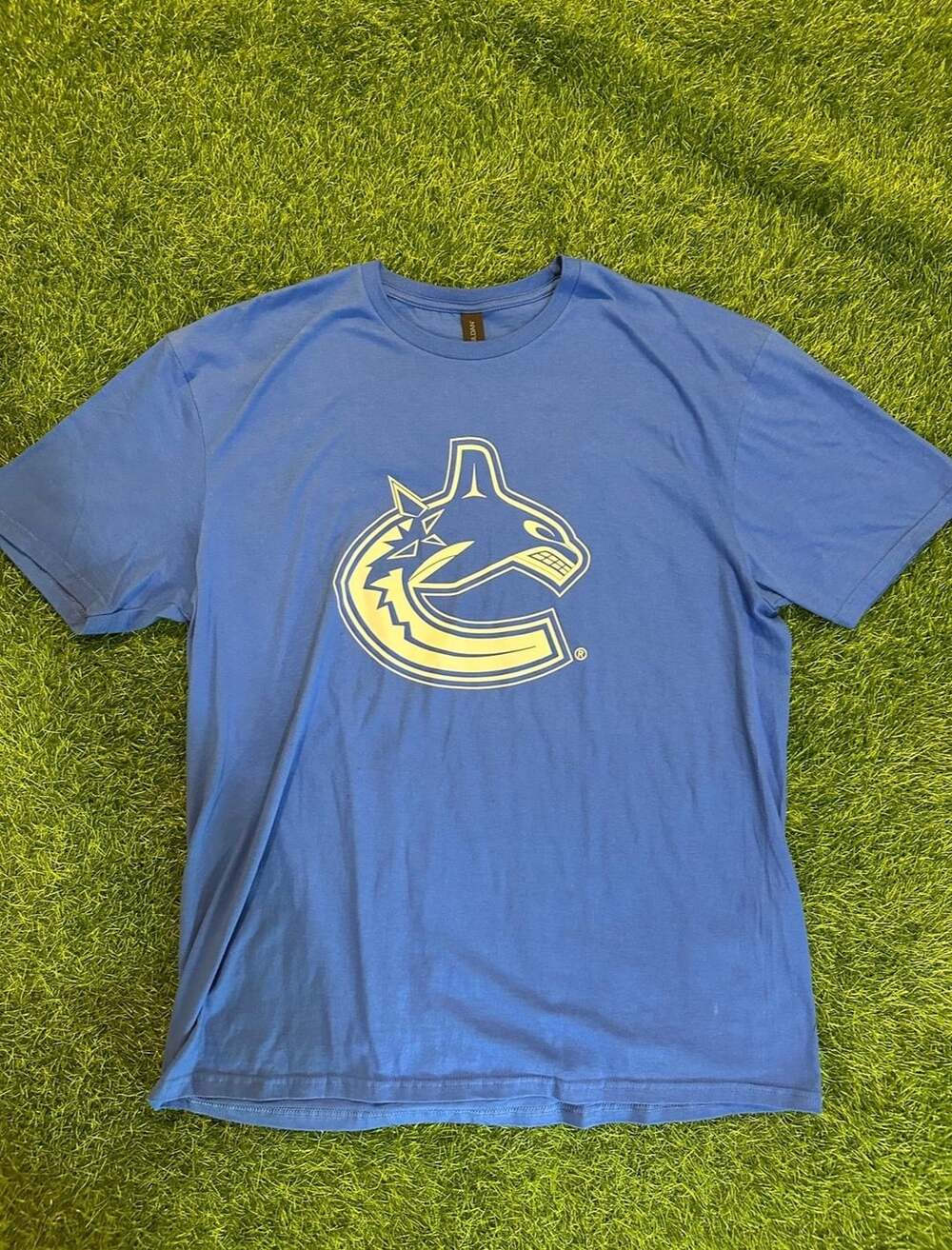 Gildan Vancouver Canucks T-Shirt Size XL Blue NHL Hockey Logo